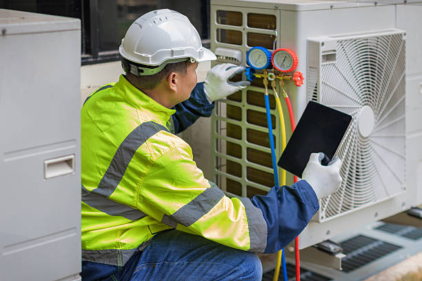 Professional Hvac technician working in Castaic, CA